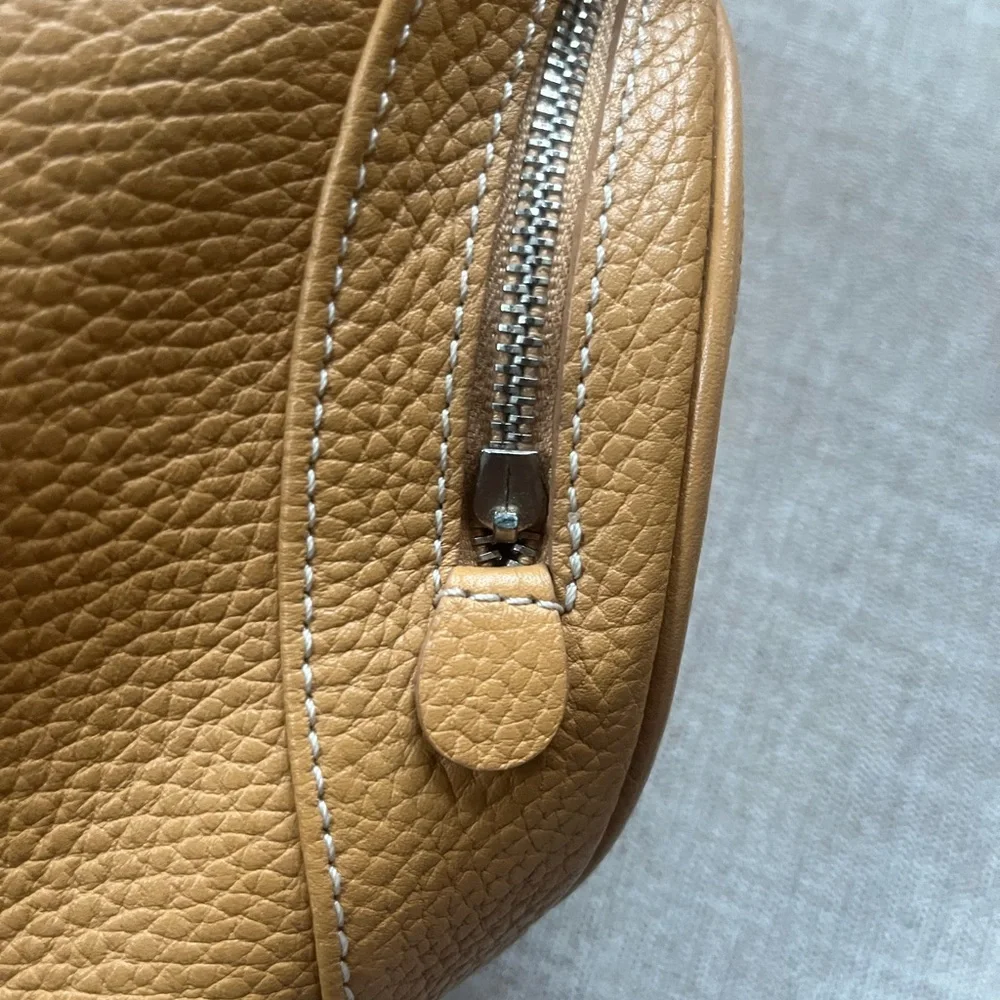 Tod’s Butterscotch Colored Pebbled Leather Hobo Bag. - Picture 15 of 16